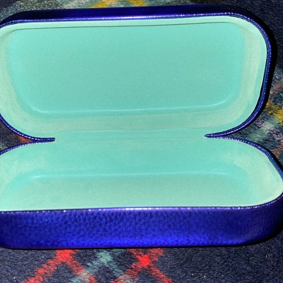 Kurt Geiger hard sunglass case - Picture 2 of 3